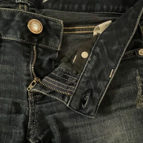 American Eagle ~ Dark Denim Cut Off Shorts ~ size 4 - Picture 4 of 8